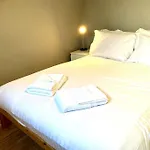 Southampton Central Apartment - 5 Double Beds, 5 Bedrooms, 2 Bathrooms - Large Bedrooms - Perfect For Contractors, Large Groups Of Friends, Families